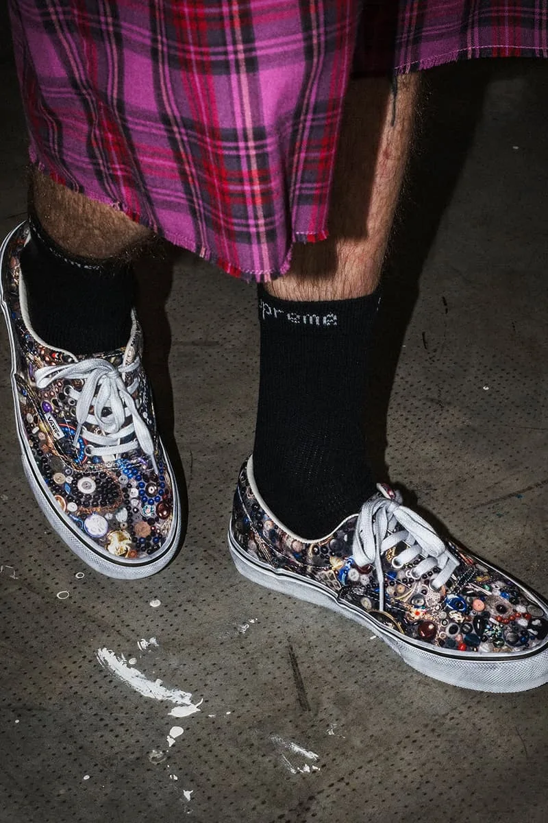 supreme-sallie-a-mike-kelley-pour-une-collection-printemps-2026/carousel-15.jpg