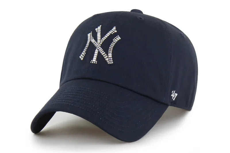 Casquette bleu foncé avec logo NY en strass