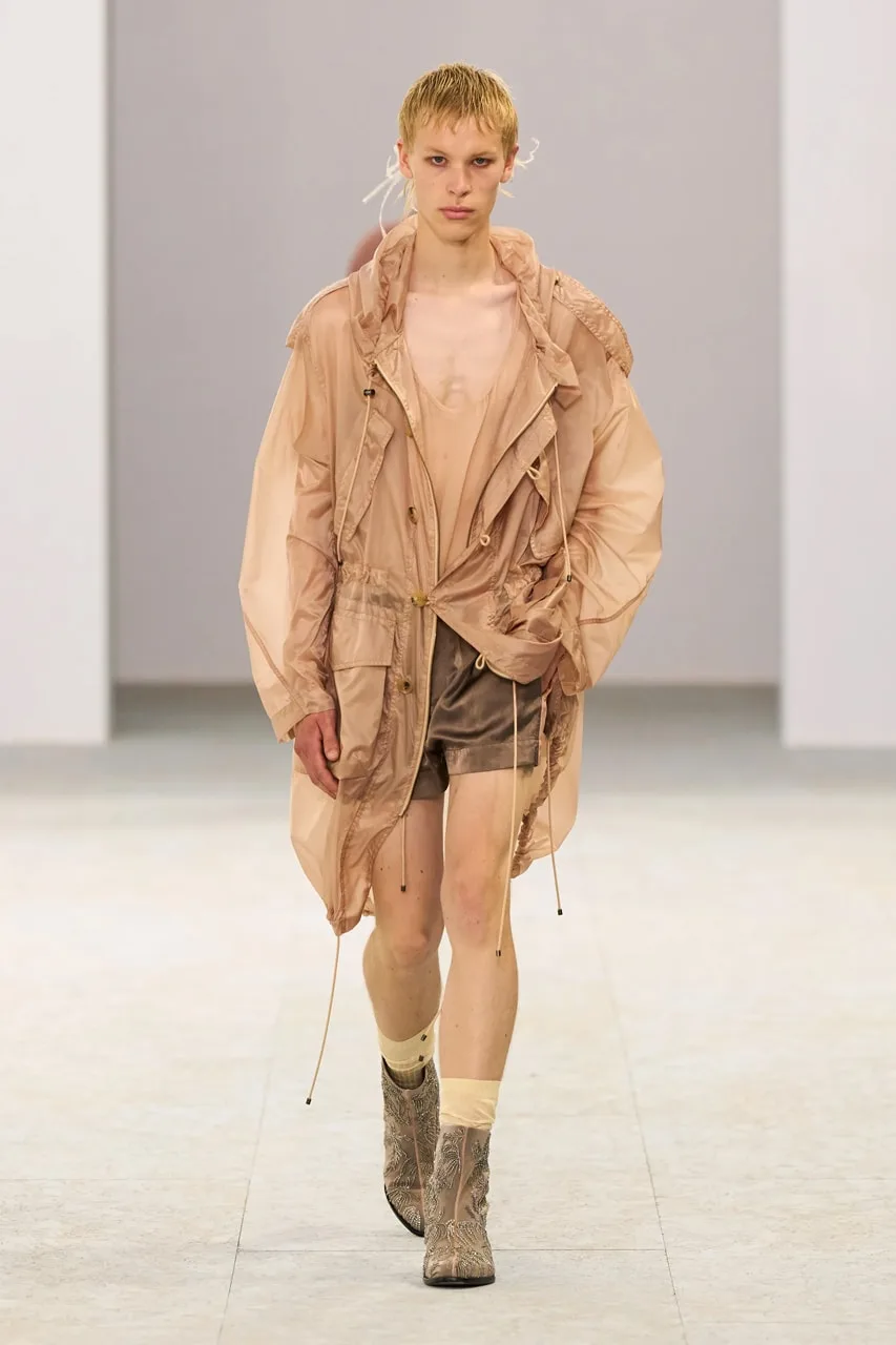 tendances-ss27-les-codes-vestimentaires-se-reinventent/carousel-4.jpg