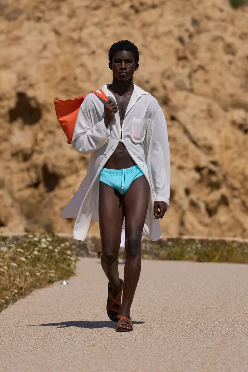 tendances-ss27-les-codes-vestimentaires-se-reinventent/carousel-5.jpg