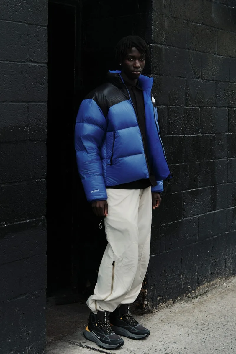 Gros plan sur la doudoune réversible Pertex Nuptse de The North Face