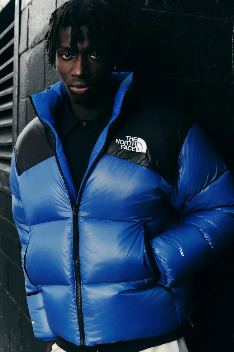 Gros plan sur la doudoune réversible Pertex Nuptse de The North Face