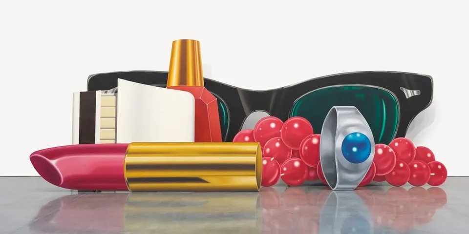 Nature morte moderne avec lunettes et objets divers colorés.