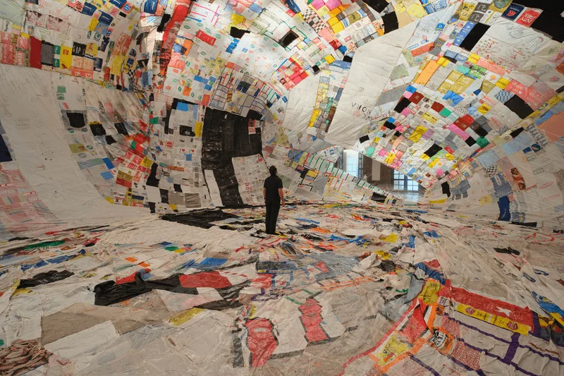 tomas-saraceno-un-futur-interconnecte-a-munich/carousel-1.png