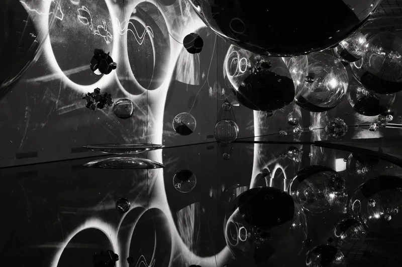 tomas-saraceno-un-futur-interconnecte-a-munich/carousel-4.png
