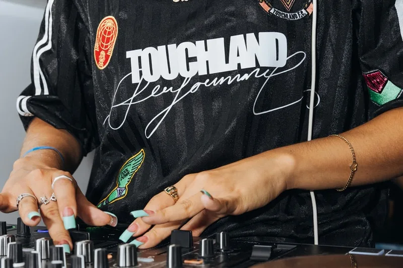 touchland-le-mariage-de-la-culture-foot-et-fragrance/carousel-13.jpg