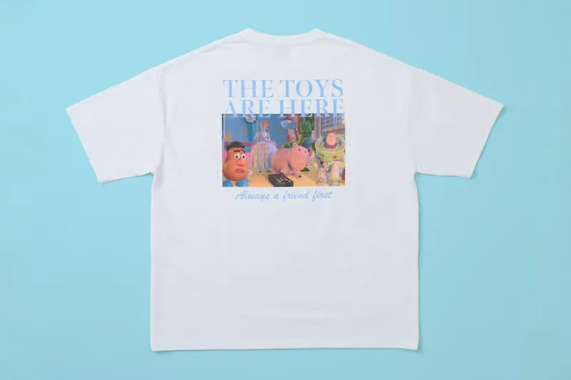 toy-story-x-freaks-store-une-collection-de-t-shirts-graphiques-pour-lete-2026/carousel-2.jpg