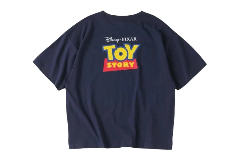 T-shirt bleu avec le logo Toy Story de Disney Pixar imprimé au dos.