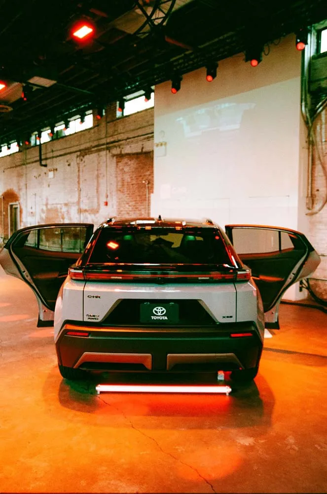 toyota-c-hr-le-coup-declat-de-la-nyfw/carousel-5.jpg