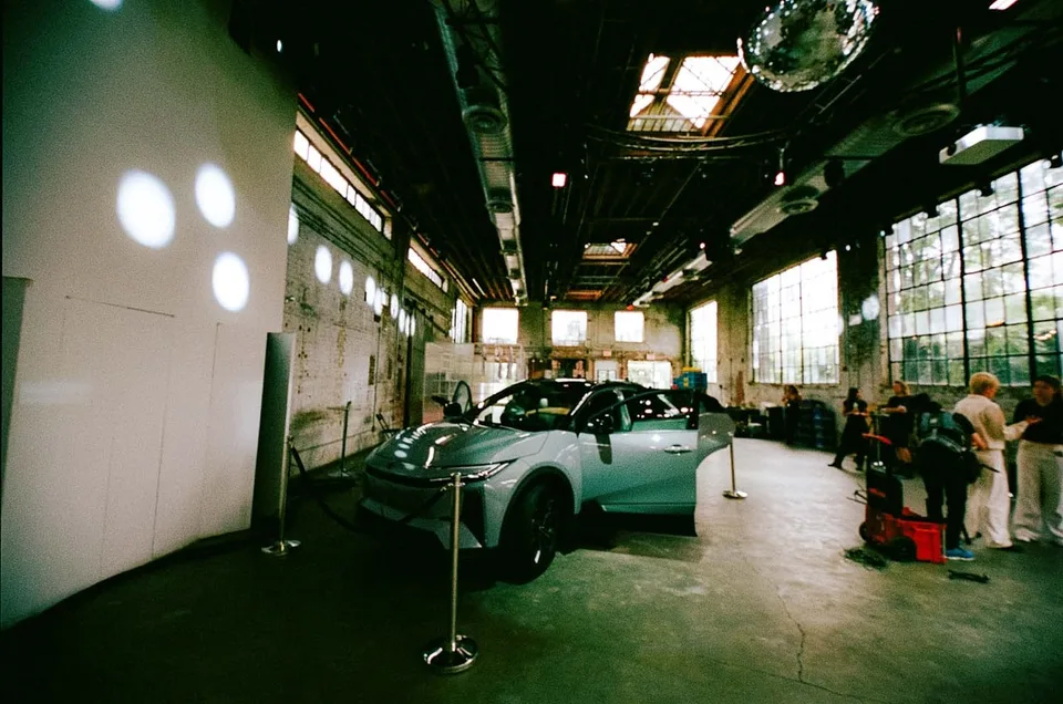 toyota-c-hr-le-coup-declat-de-la-nyfw/carousel-8.jpg