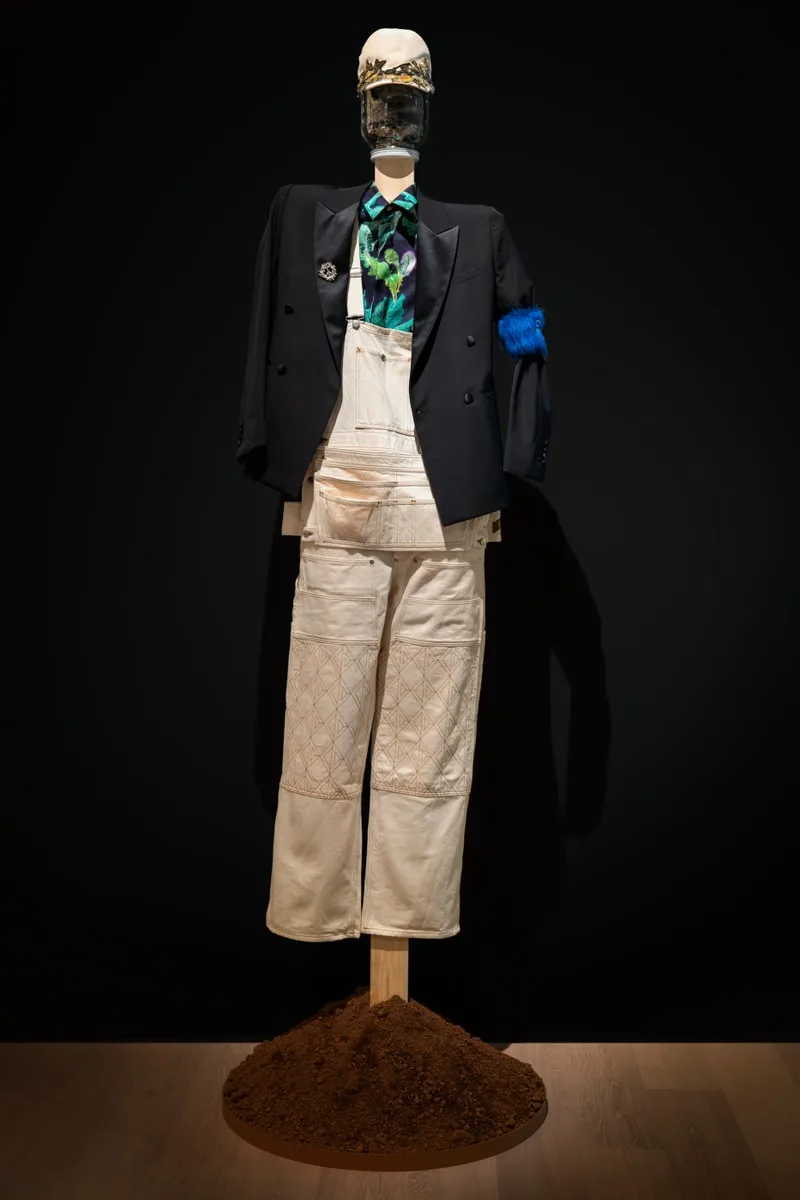 tremaine-emory-une-vision-dart-a-travers-denim-tears/carousel-6.jpg
