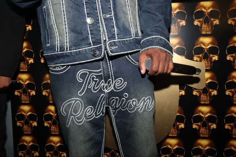 true-religion-la-fete-qui-ressuscite-la-mode-y2k/carousel-15.jpg