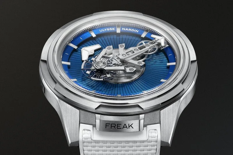 ulysse-nardin-freak-one-editions-limitees-captivantes/carousel-2.jpg