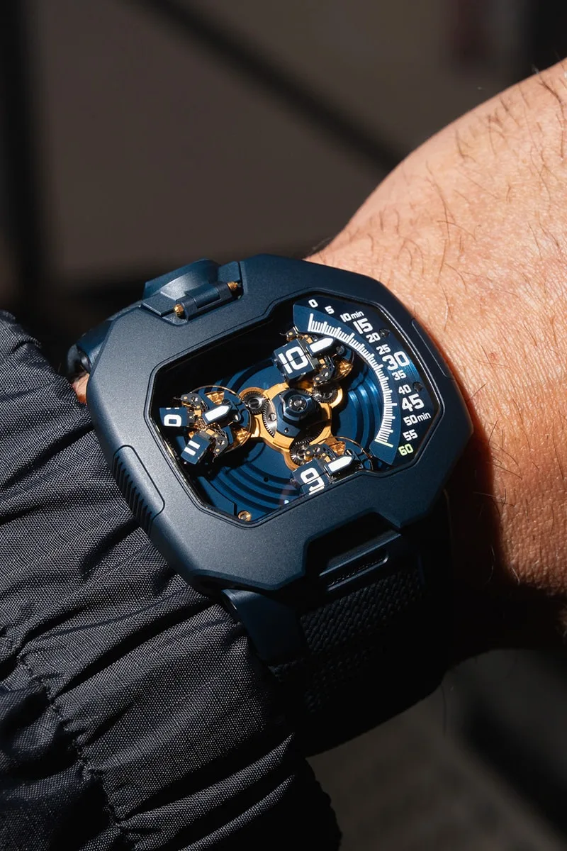 urwerk-blue-planet-ladieu-a-lur-120/carousel-1.jpg