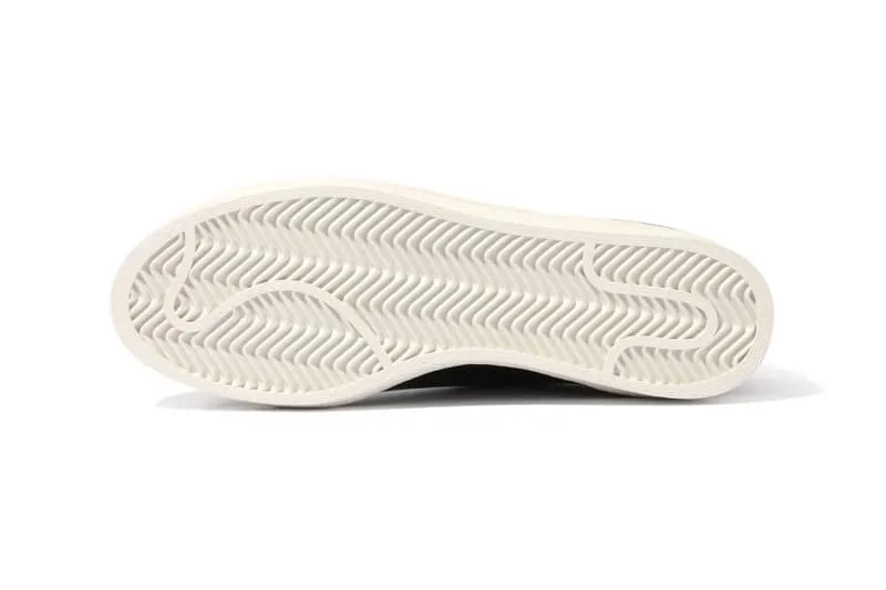 va-tokyo-et-adidas-originals-reinventent-la-sneaker-avec-la-va-superstan/carousel-11.jpg