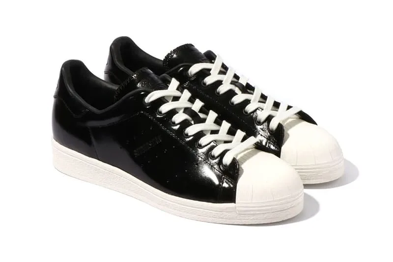 va-tokyo-et-adidas-originals-reinventent-la-sneaker-avec-la-va-superstan/carousel-6.jpg