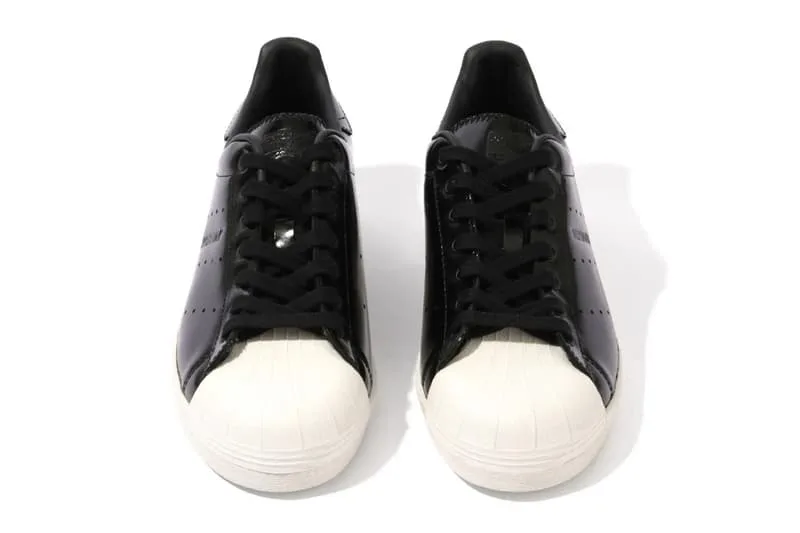 va-tokyo-et-adidas-originals-reinventent-la-sneaker-avec-la-va-superstan/carousel-8.jpg