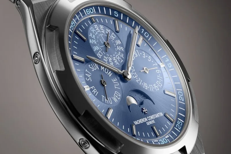 vacheron-constantin-un-bleu-azur-plus-leger/carousel-6.jpg