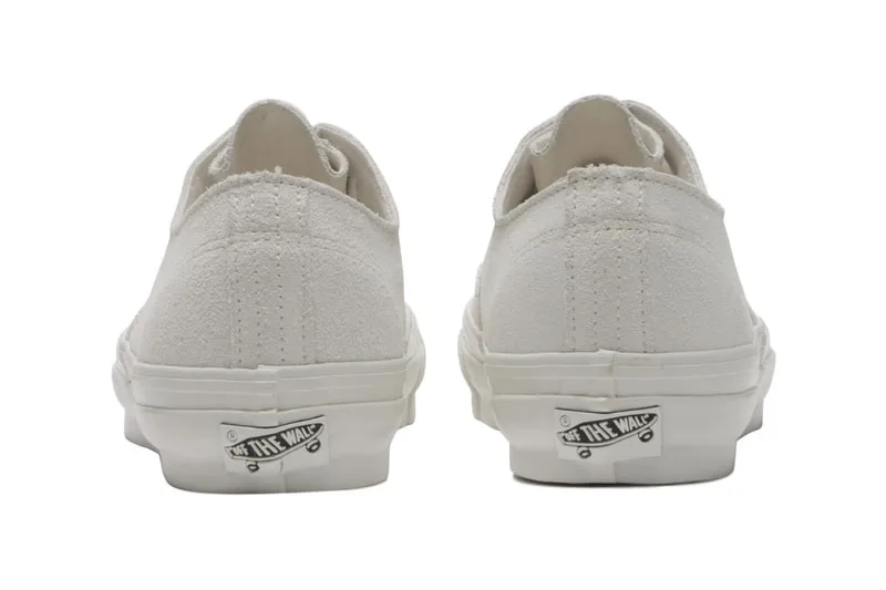 vans-authentic-ease-un-retour-aux-sources-elegant/carousel-11.jpg