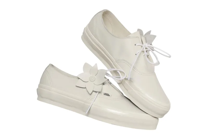 vans-authentic-ease-une-touche-florale-revisitee/carousel-2.jpg