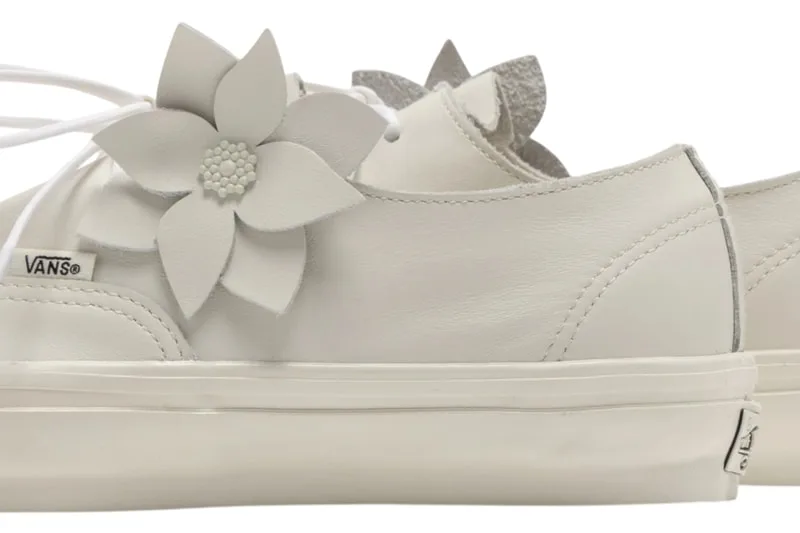 vans-authentic-ease-une-touche-florale-revisitee/carousel-5.jpg