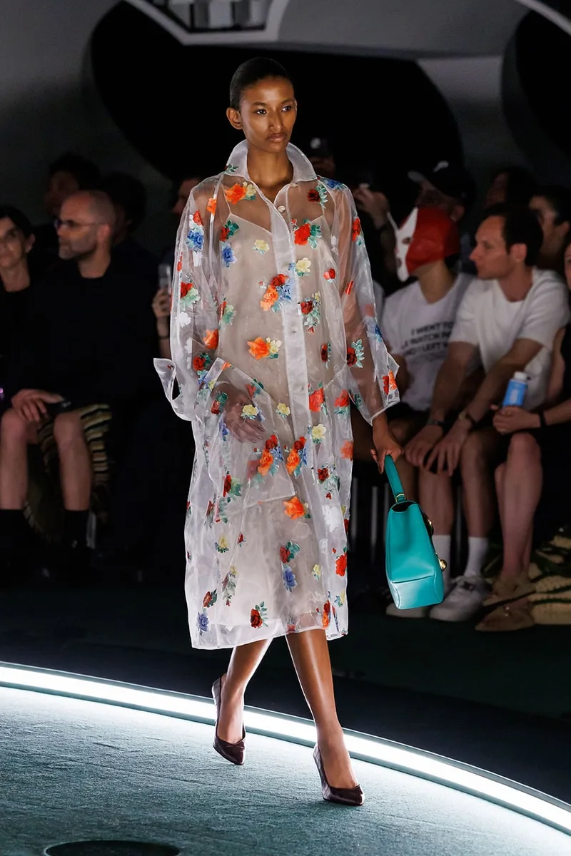 willy-chavarria-lame-chicano-a-la-mode-de-paris/carousel-14.jpg
