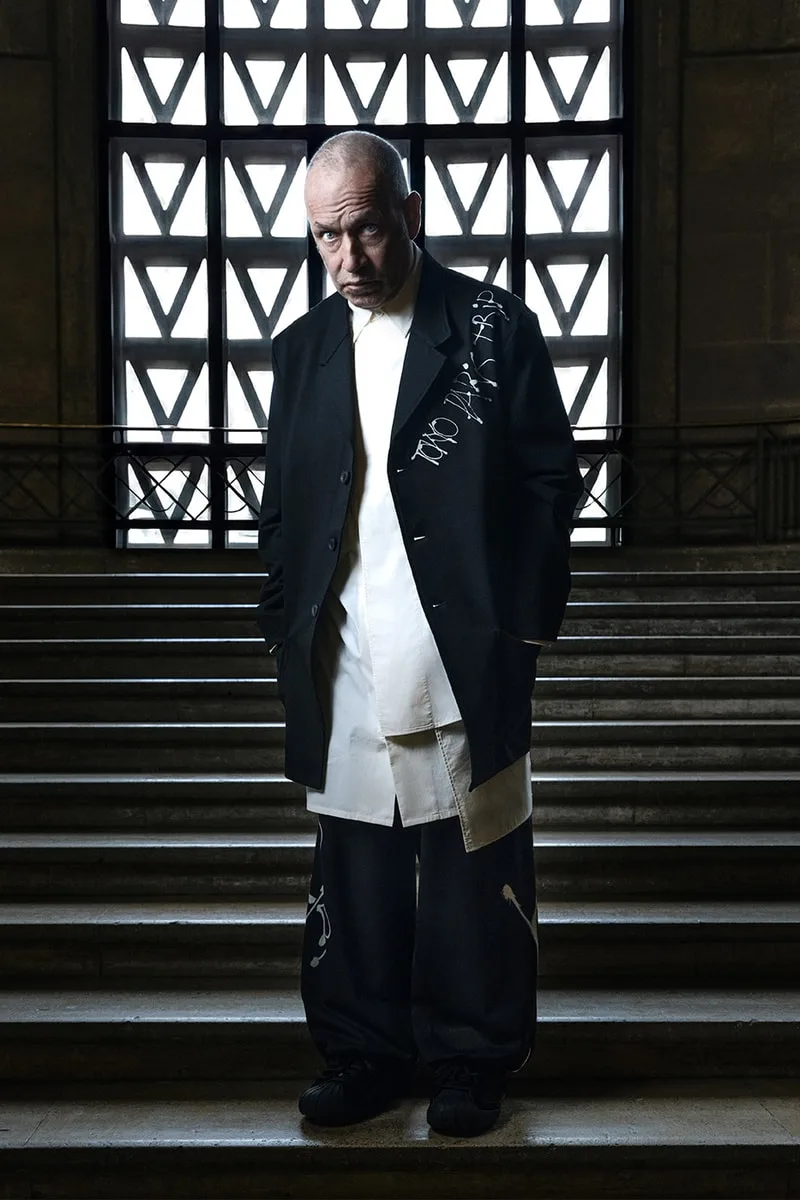 y-3-et-mark-gonzales-une-campagne-fw26-captivante/carousel-6.jpg