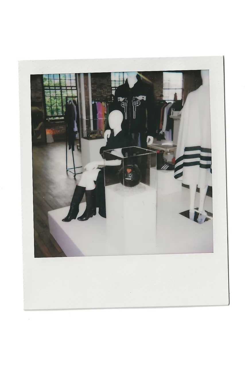 y-3-une-exposition-unique-a-new-york/carousel-2.jpg