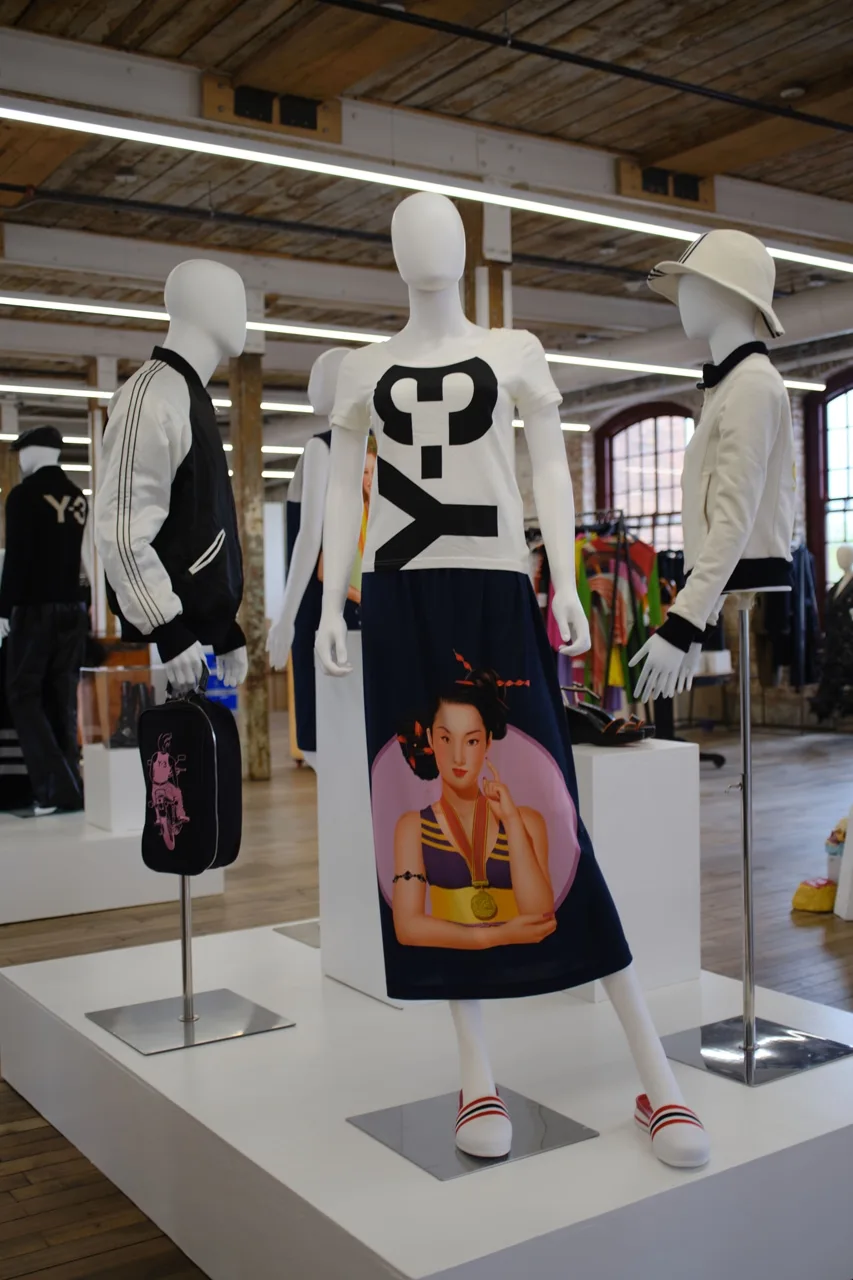 y-3-une-exposition-unique-a-new-york/carousel-8.jpg