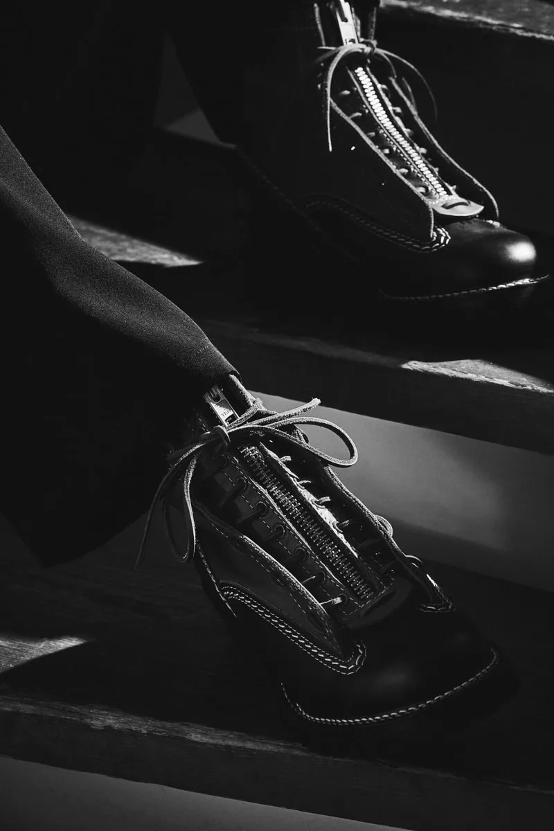 yohji-yamamoto-et-wesco-des-bottes-inedites/carousel-7.jpg