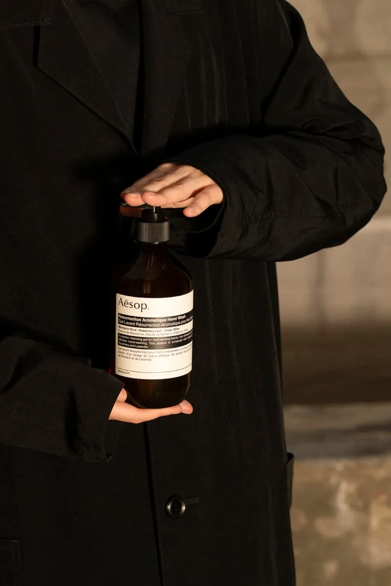 yohji-yamamoto-habille-aesop-pour-la-semaine-du-design-a-milan/carousel-2.jpg