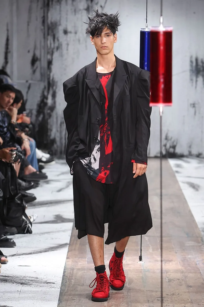 yohji-yamamoto-lelegance-fragile-de-la-collection-ss27/carousel-13.jpg