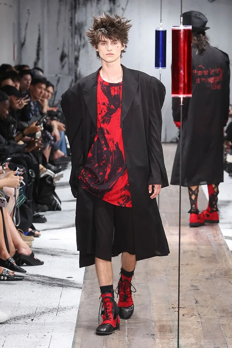 yohji-yamamoto-lelegance-fragile-de-la-collection-ss27/carousel-15.jpg