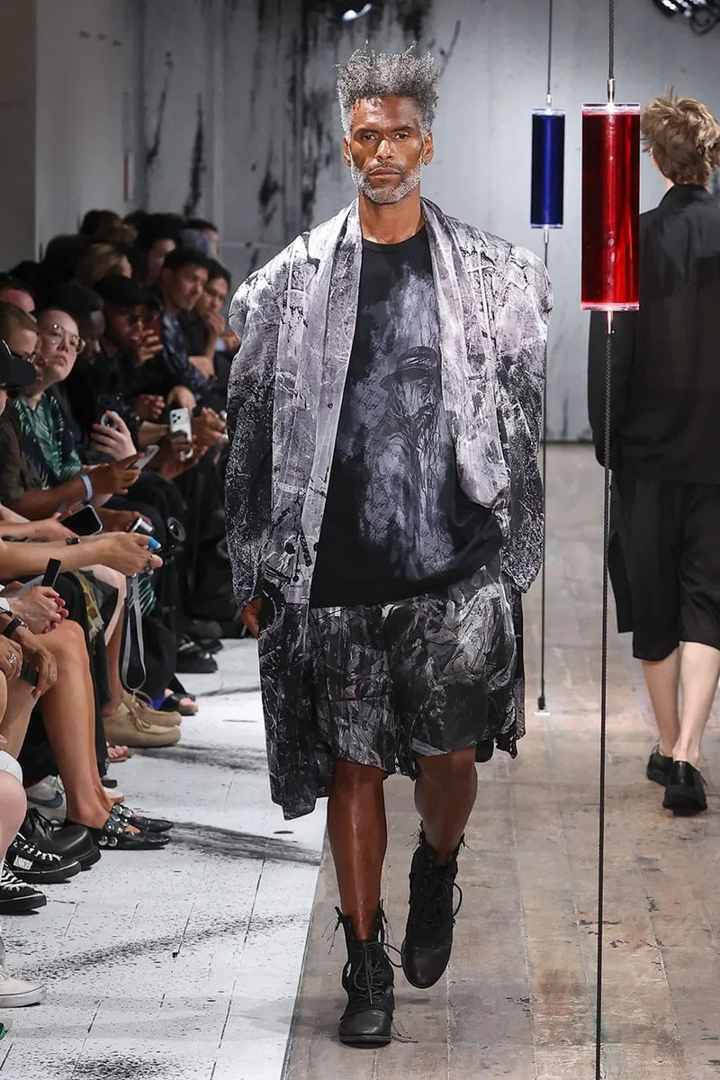 yohji-yamamoto-lelegance-fragile-de-la-collection-ss27/carousel-6.jpg